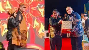 Penampilan jas apron modern Kepala Bapenda Sukabumi saat fashion show (kiri) dan momen penerimaan juara favorit Fashion & Culinary Night 2025 dari Bupati Sukabumi Asep Japar. (kanan). (Sumber Foto: Istimewa)