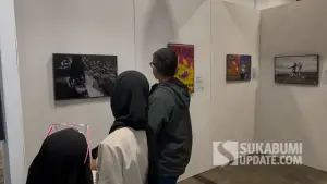 Terpampang lukisan karya anak-anak muda Sukabumi di Pameran Lawungkala yang berwujud kepedulian untuk Sumatera. (Sumber : SU/Turangga Anom).