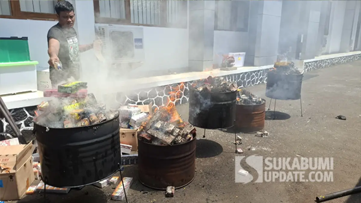 Narkotika hingga Rokok Ilegal, Kejari Sukabumi Musnahkan Barbuk dari 148 perkara