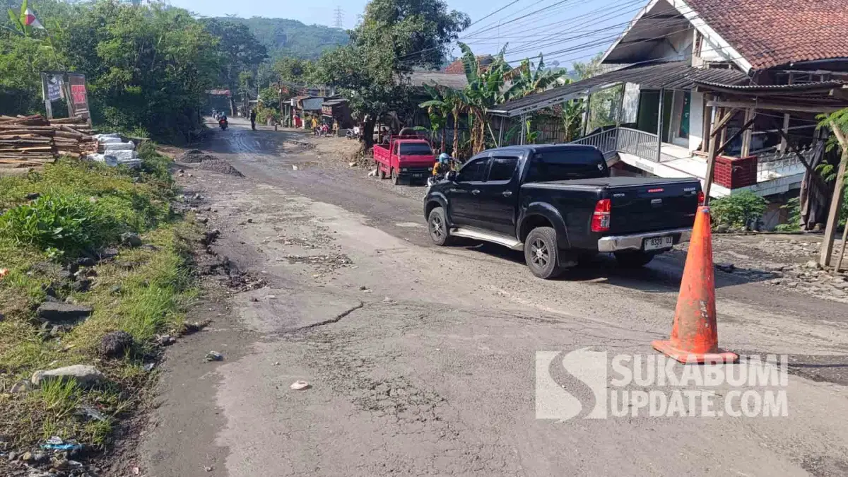 Selain Tanjakan Baeud, Jalan Amblas Pasirsuren Palabuhanratu Ancam Keselamatan Jelang Nataru 2026