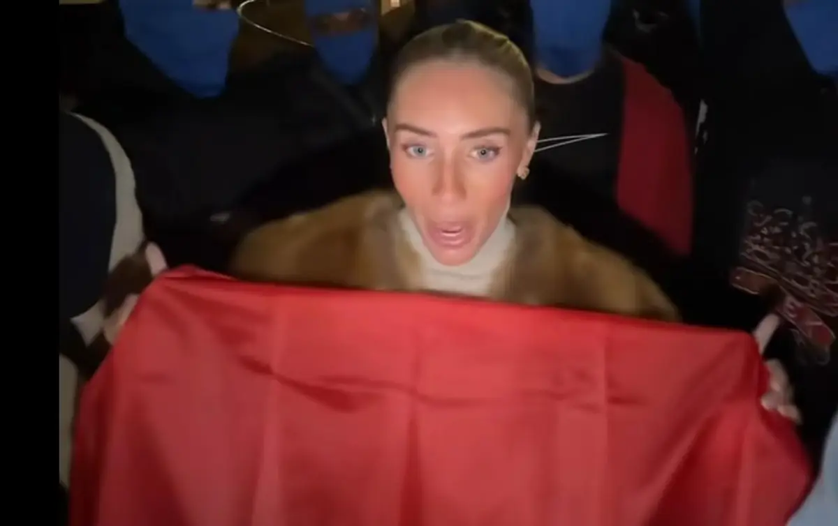 Bonnie Blue Dikecam Usai Diduga Lecehkan Bendera Merah Putih di Depan KBRI London