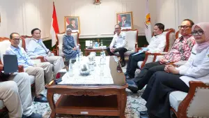 Pertemuan Wali Kota Sukabumi, Ayep Zaki, dengan Menteri Pendayagunaan Aparatur Negara dan Reformasi Birokrasi Republik Indonesia, Rini Widyantini. | Foto: Istimewa