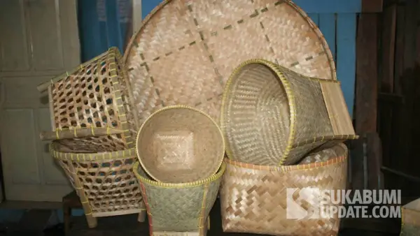 Produk anyaman bambu hasil kerajinan warga Desa Jagamukti, Kecamatan Surade, Kabupaten Sukabumi. | Foto: Warga/Dena Irawan