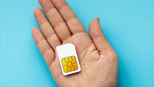 Ilustrasi Sim Card - Penerapan Registrasi SIM Berbasis Biometrik Face Recognition pada 2026 (Sumber : Freepik.com).