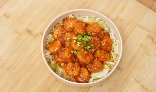 Resep Udang Saus Tomat, Menu Menarik Untuk Keluarga saat Libur Panjang (Sumber : Youtube | Devina Hermawan)