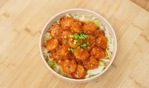 Resep Udang Saus Tomat, Menu Menarik Untuk Keluarga saat Libur Panjang (Sumber : Youtube | Devina Hermawan)