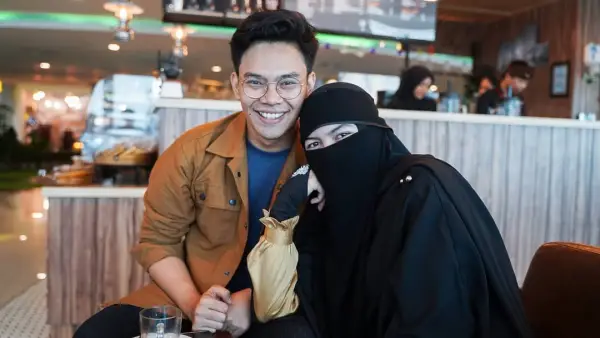 Tak Mau Dimadu Dengan Inara Rusli, Wardatina Mawa Pilih Bercerai (Sumber : Instagram/@wardatinamawa)
