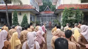 Suasana apel pagi di lingkungan Setda Kabupaten Sukabumi | Foto : Dokpim