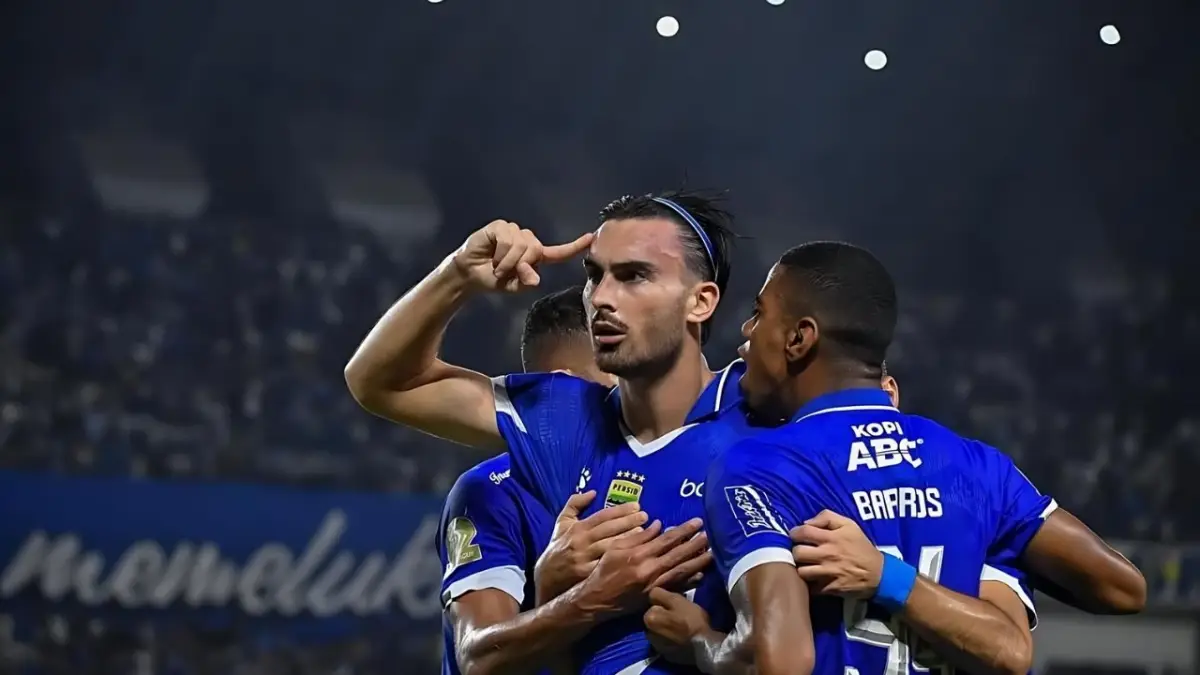 Persib Bandung Akhiri Tahun di Puncak Klasemen Super League