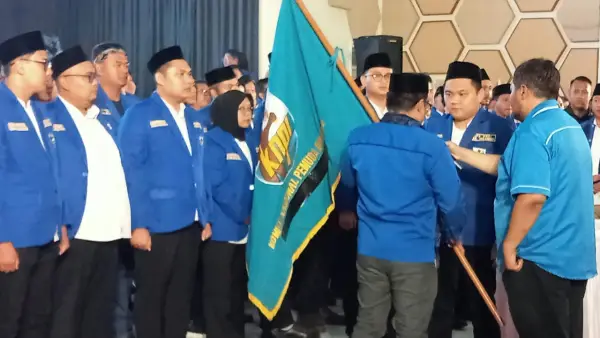 Yandra Utama Santosa saat dilantik mejadi KEtua KNPI Kabupaten Sukabumi. (Sumber: Istimewa)