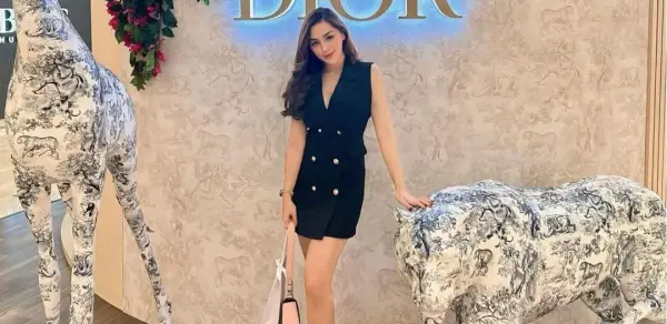 Dikaitkan dengan Ridwan Kamil, Safa Marwah Tegaskan Tak Ada Hubungan Spesial (Sumber : Instagram/@safamarwah97_)