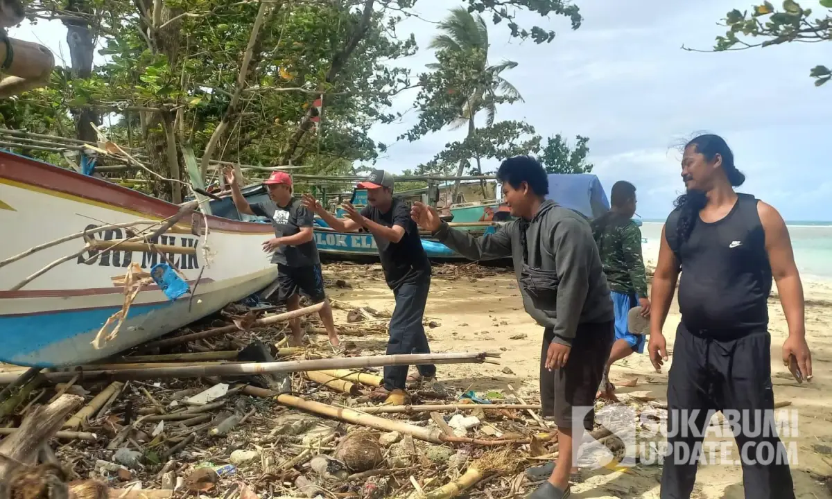 Kondisi Terkini Pasca Banjir Rob di Ujunggenteng: Banyak Perahu Nelayan Rusak