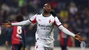 Selebrasi Rafael Leao setelah mencetak gol ke gawang Cagliari (Sumber: web/acmilan.com)