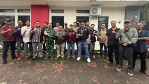 Warga Jampangtengah Sukabumi saat beraudensi ke Dinas ESDM Jabar di Cianjur (Sumber: dok warga)