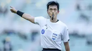 Laga antara Persib Bandung vs Persija Jakarta akan dipimpin oleh wasit asal Korea Selatan Ko Hyung-Jin. (Sumber: x/@wallpassjournal)