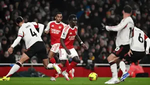 Aksi Bukayo Saka menghadapi Liverpool di Liga Inggris dini hari tadi. (Sumber: web/arsenal.com)