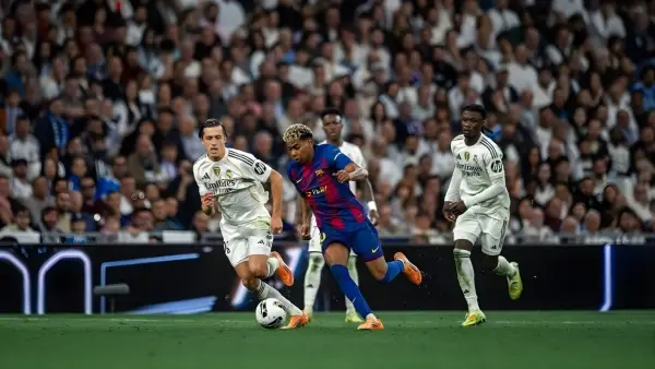 Aksi Lamine Yamal saat pertandingan mengahdapi Real Madrid (Sumber: web/fcbarcelona.com)