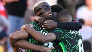 Selebrasi Victor Osimhen setelah mencetak gol ke gawang Aljazair (Sumber: web/espn.com)