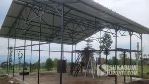 Pembuatan mesin penyulingan minyak atsiri di Purabaya, oleh Paguyuban Petani Jampang Manggung.. (Sumber : SU/Ragil Gilang).