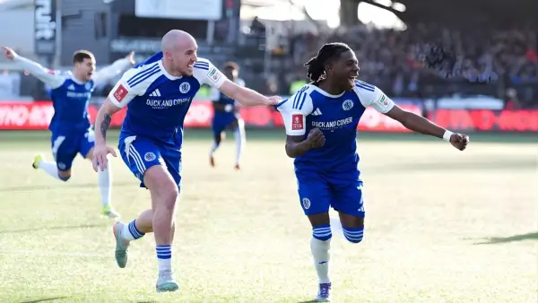 Selebrasi Paul Dawson setelah mencetak gol ke gawang Crystal Palace (Sumber: web/edition.cnn.com)