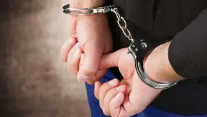 Seorang guru ngaji di Cicurug Sukabumi diamankan polisi atas dugaan kekerasan seksual terhadap sejumlah murid. Foto hanya ilustrasi. (Sumber Foto: Freepik)