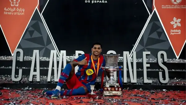 Selebrasi Macus Rashford setelah berhasil membawa Barca juara Piala Super Spanyol (Sumber: web/fcbarcelona.com)