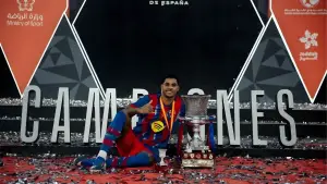 Selebrasi Macus Rashford setelah berhasil membawa Barca juara Piala Super Spanyol (Sumber: web/fcbarcelona.com)