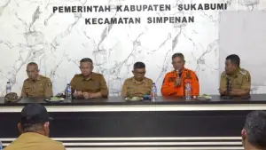 Rakor Pemkab Sukabumi dan DPMD Jabar untuk mempersiapkan proses verifikasi dan validasi (verval) data masyarakat terdampak bencana di Kecamatan Simpenan | Foto : Dokpim