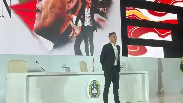 ohn Herdman sebagai pelatih kepala Timnas Indonesia dan memperkenalkannya kepada publik (Sumber: Instagram stories/officialjohnherdman)