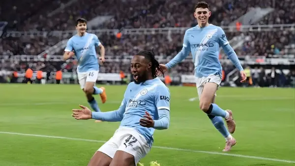 Selebrasi Antoine Semenyo setelah mencetak gol ke gawang Newcastle United di ajang Carabao Cup (Sumber: web/bbc.com)