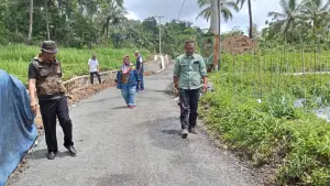 Ruas Jalan Mekarjaya–Tagoglalay di Cidolog kembali diperbaiki oleh pelaksana setelah sebelumnya mengalami kerusakan disejumlah tiitk | Foto : Dok. PU Sukabumi