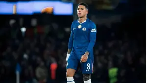 Paris Saint-Germain tengah memasukkan nama gelandang Chelsea, Enzo Fernández, dalam daftar incaran mereka. (Sumber: Instagram/@enzojfernandez)