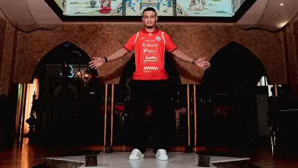 Persija Jakarta resmi menggaet striker asal Maroko, Alaedine Ajaraie, yang sebelumnya bermain untuk tim Liga India. (Sumber: web/persija.id)