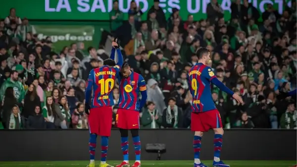 Selebrasi Rafinha setelah mencetak gol ke gawang Racing Santander di Copa del Rey (Sumber: web/fcbarcelona.com)