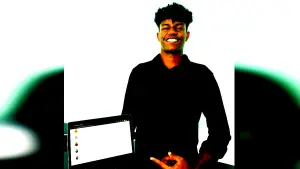 Eyas Adam Elfaki Mohammed, mahasiswa internasional Program Studi Teknik Elektro Nusa Putra University (Sumber: dok NPU)