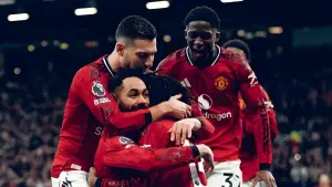 Selebrasi Patrick Dorgu setelah mencetak gol ke gawang Manchester City (Sumber: instagram/@manutd)