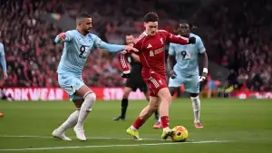 Duel Florian Wirtz dengan Kyle Walker pada pertandingan Liverpool vs Burnley (Sumber: web/liverpoolfc.com)