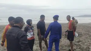 TKP 2 wisatawan terseret ombak di Pantai Sunset, Kampung Karangpapak RT 03/04, Desa Karangpapak, Kecamatan Cisolok, Kabupaten Sukabumi, Minggu (18/1/2026). (Sumber: Istimewa)