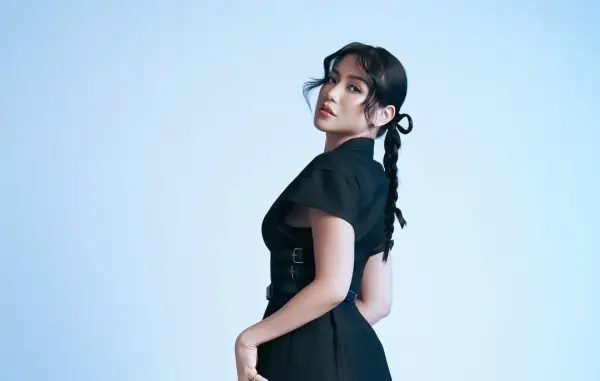 Baca Buku Broken Strings, Jessica Iskandar Berani Cerita Pengalaman Kelam Masa Kecil (Sumber : Instagram/@inijedar)