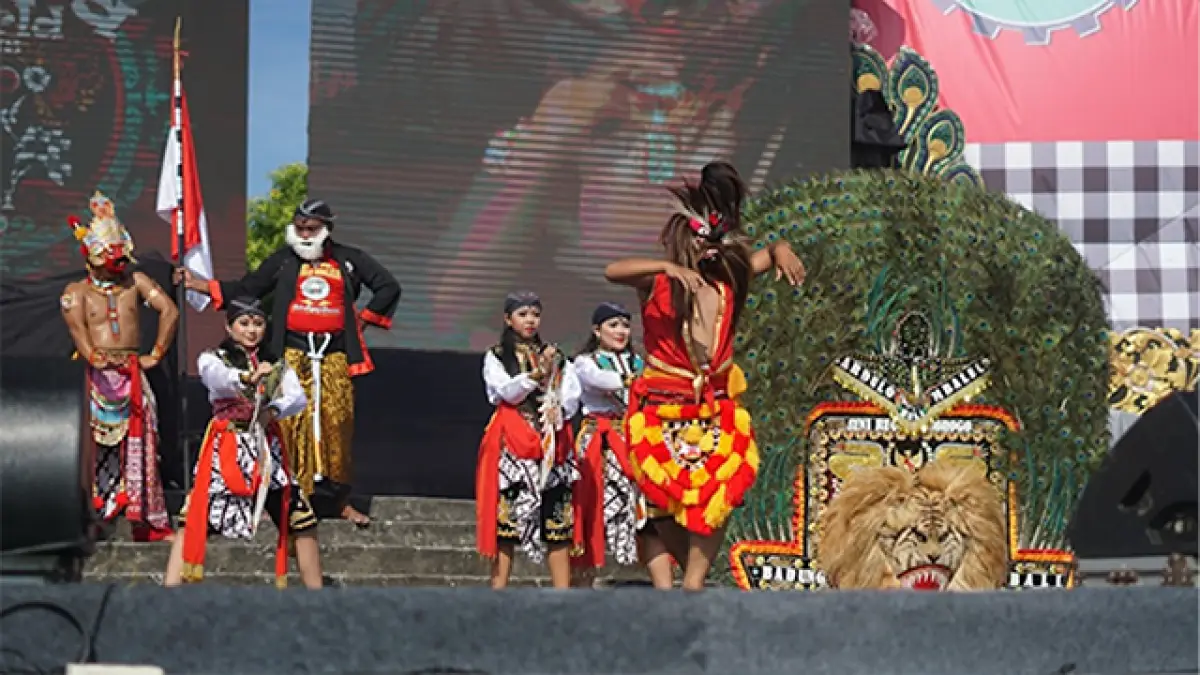 Menjaga Akar Budaya di Tanah Perantauan : Antusiasme Warga Sambut Reog dan Sisingaan di Bandar Klippa