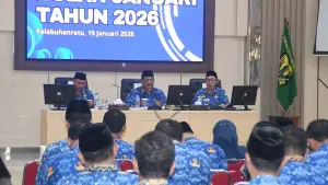 Bupati Sukabumi di hadapan para Camat dalam Rapat Dinas Perdana tahun 2026 Pemkab Sukabumi. (Sumber: Dokpim)