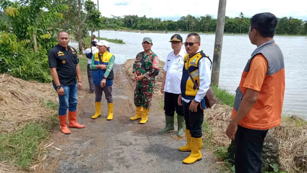 Respons Instruksi Bupati, Dinas PU Sukabumi Tinjau Dampak Banjir Sungai Ciparanje Tegalbuleud