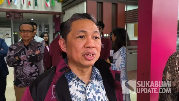 Wakil Menteri Luar Negeri, Anis Matta, saat memberikan keterangan terkait situasi geopolitik global di Sukabumi | Foto : SU/Turangga Anom