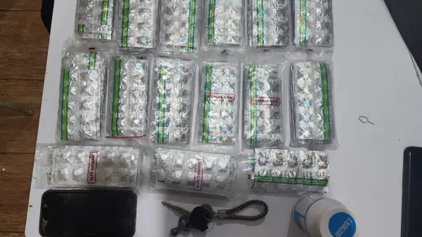 Barang bukti obat keras terbatas tramadol yang berhasil disita polisi dari pelaku. (Sumber: Istimewa)