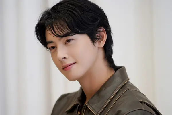 Cha Eun Woo Diduga Melakukan Penggelapan Pajak, Agensi Beri Tanggapan (Sumber : X/@soompi)