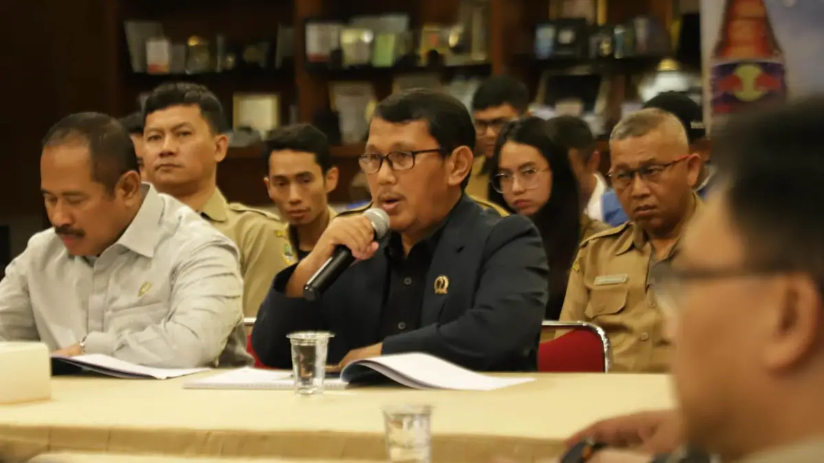 Yusuf Maulana di kantor PT Asia Health Energi Beverages (Kratingdaeng), Kabupaten Sukabumi. | Foto: Istimewa