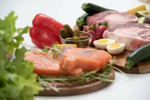 Ilustrasi Pilihan Makanan Bernutrisi untuk Membantu Pemulihan Patah Tulang Lebih Optimal (Sumber: pexels.com/@Ronit Hanegby)