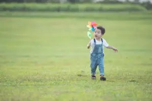 Ilustrasi Mengenal Kecerdasan Eksistensial pada Anak dan Cara Mengembangkannya Sejak Dini (Sumber: Freepik/@jcomp)