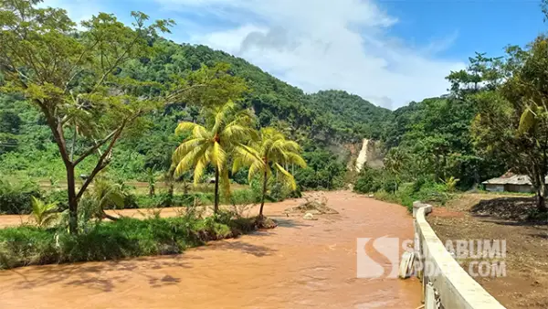 Aliran Sungai Curug Cimarinjung. (Sumber : SU/Ragil Gilang).