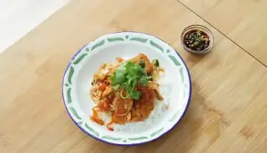 Resep Telur Tomat, Menu Praktis, Pedas, Manis, Untuk Sarapan dan Bekal (Sumber : Youtube | Devina Hermawan)